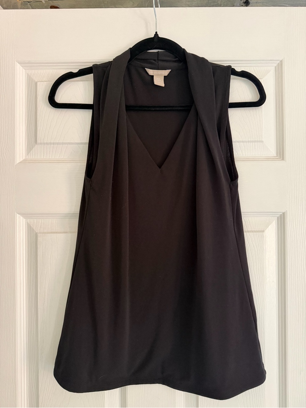 *2 for 20* Banana Republic Black Sleeveless V-Neck Cowl-Style Camisole